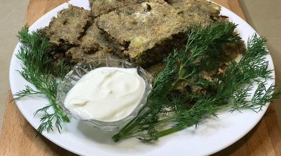 Армлов — кавказская запеканка с говядиной, картофелем и жареным луком