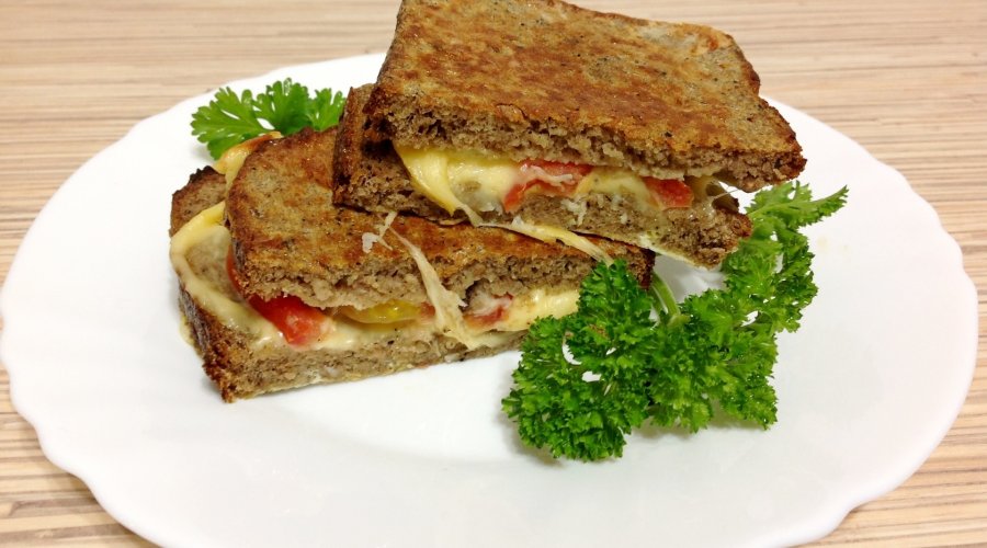 Быстрый завтрак чемпиона — сэндвич с сыром