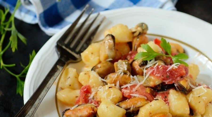 Gnocchi di patate alle cozze — Картофельные ньокки с мидиями