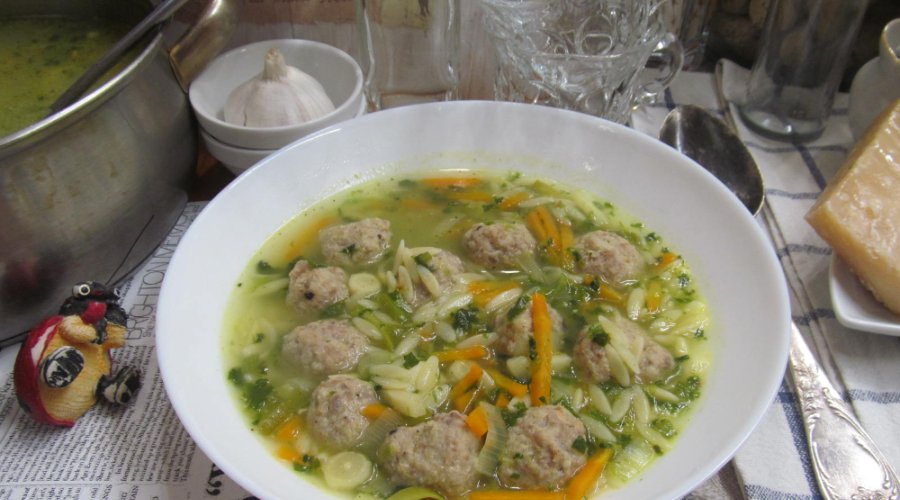 Итальянский свадебный суп с фрикадельками