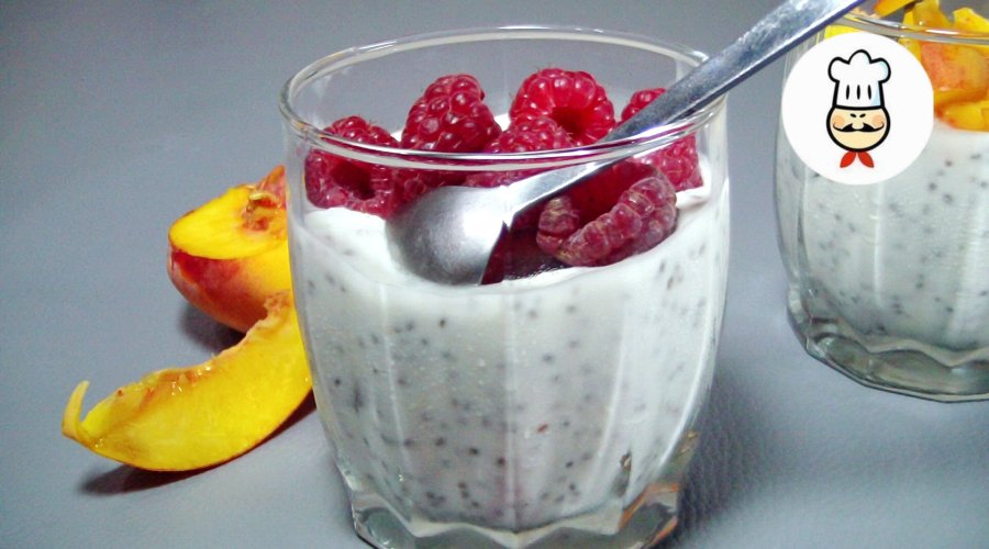 Йогурт с семенами чиа (Легкий и полезный завтрак)