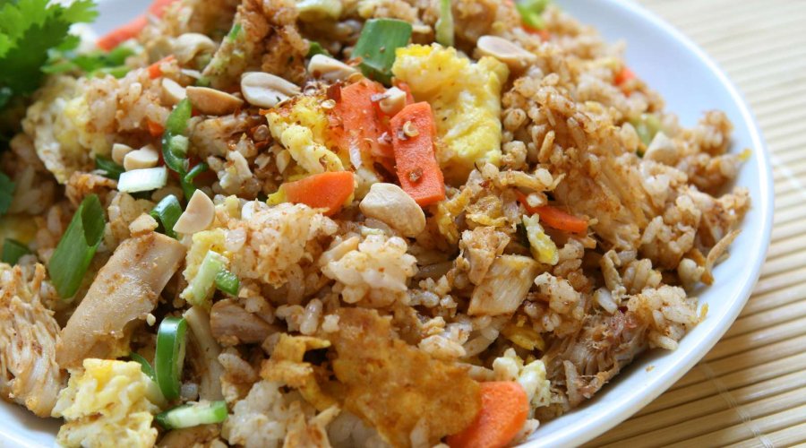 Кхао Пхат (жареный рис по-тайски)