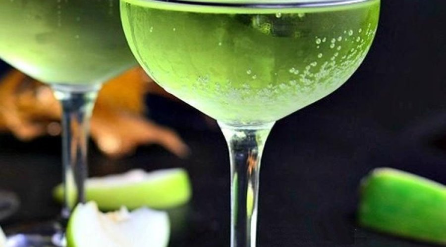 Коктейль «Зелёное шампанское»