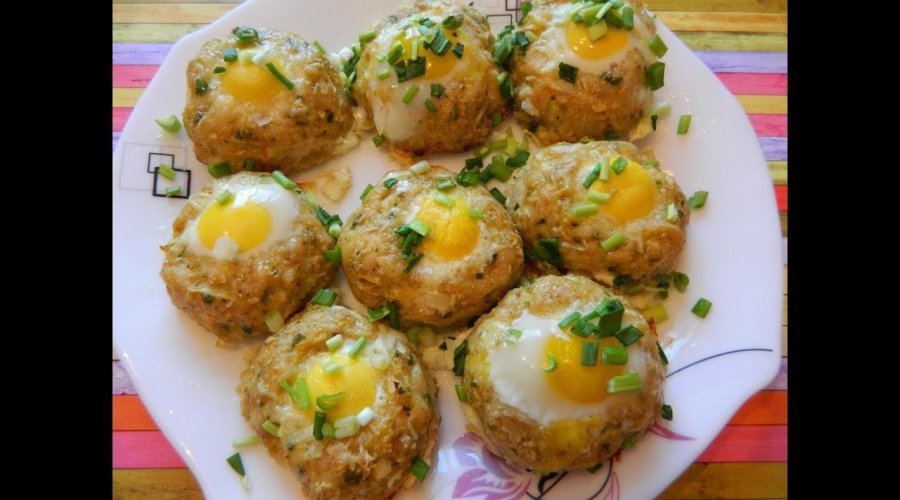 Котлеты в картофельных «гнездышках» с перепелиными яйцами
