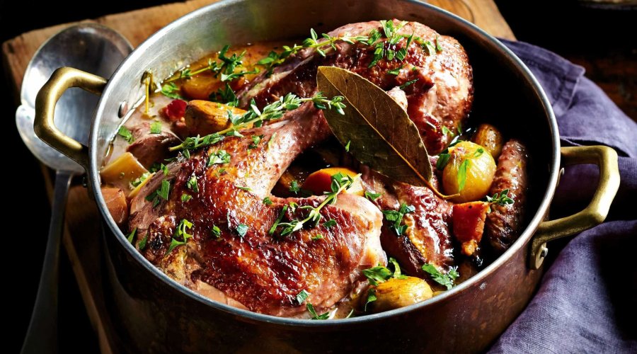 Курица в красном вине (Coq Au Vin Recipe)