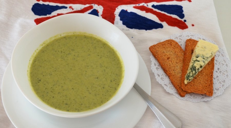 Куриный суп с Стилтон (Chicken soup with broccoli and Stilton)