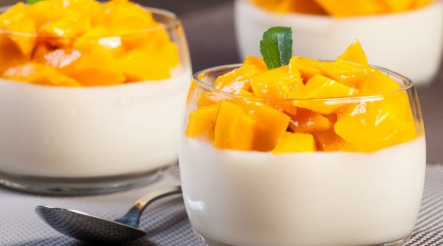 Лёгкий десерт из манго и апельсина