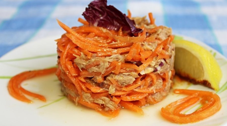«Морковь с тунцом» салат