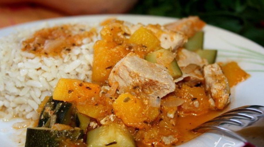 Мясное рагу с тыквой и цуккини