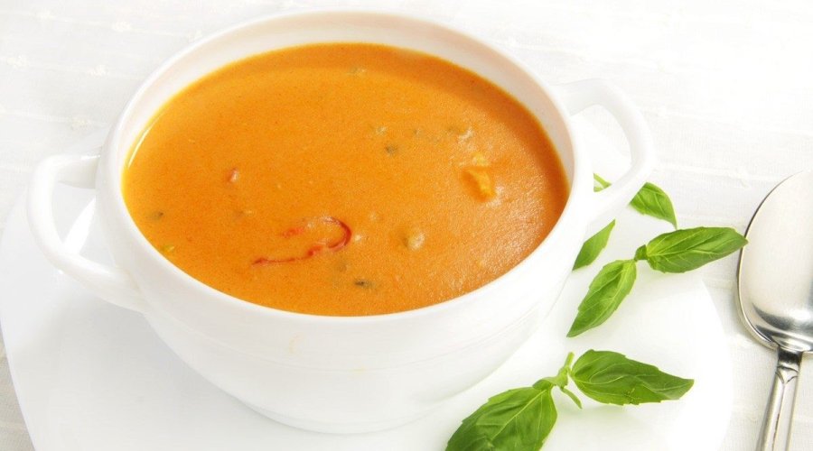Нутово-томатный суп-пюре с креветками