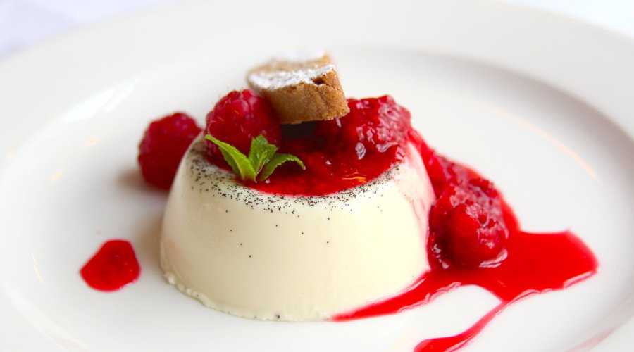 » Panna Cotta » с ягодным соусом