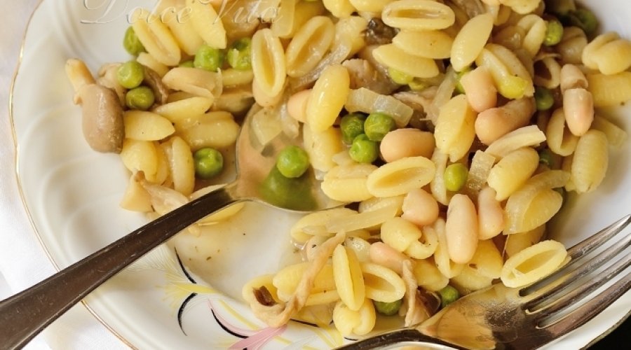 Pasta e fagioli — Паста с фасолью и белыми грибами