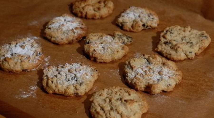 Печенье с грецкими орехами и корицей