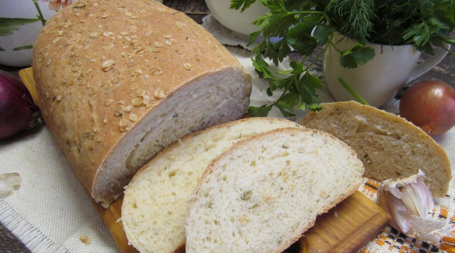 Сдобный хлеб с зеленью