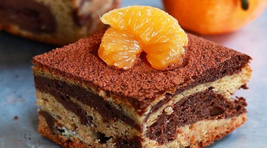 Шоколадный пирог с мандарином и сухофруктами
