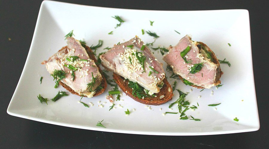 Smørrebrød — Датский бутерброд с индюшиной/куриной нарезкой