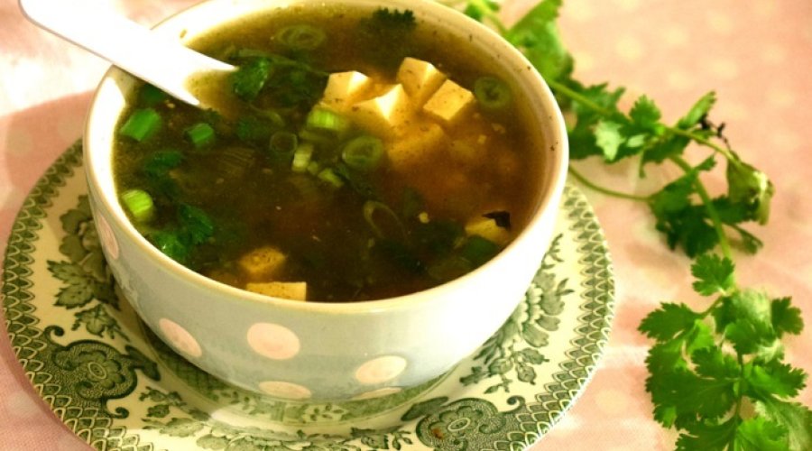 Суп из тофу и кинзы (Сянцай Доуфу Тан)