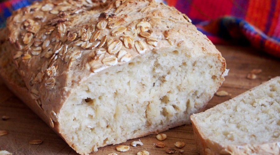 Томатный рисово-ячменно-овсяный хлеб