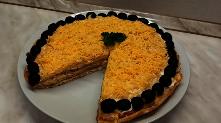 Закусочный шпротный торт