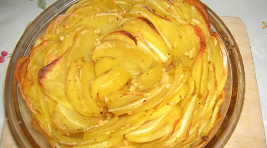 Запеченный картофель «Лепестки»