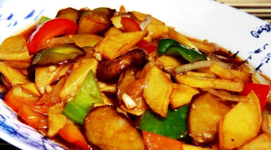 «Жареный» картофель с перцем по-китайски